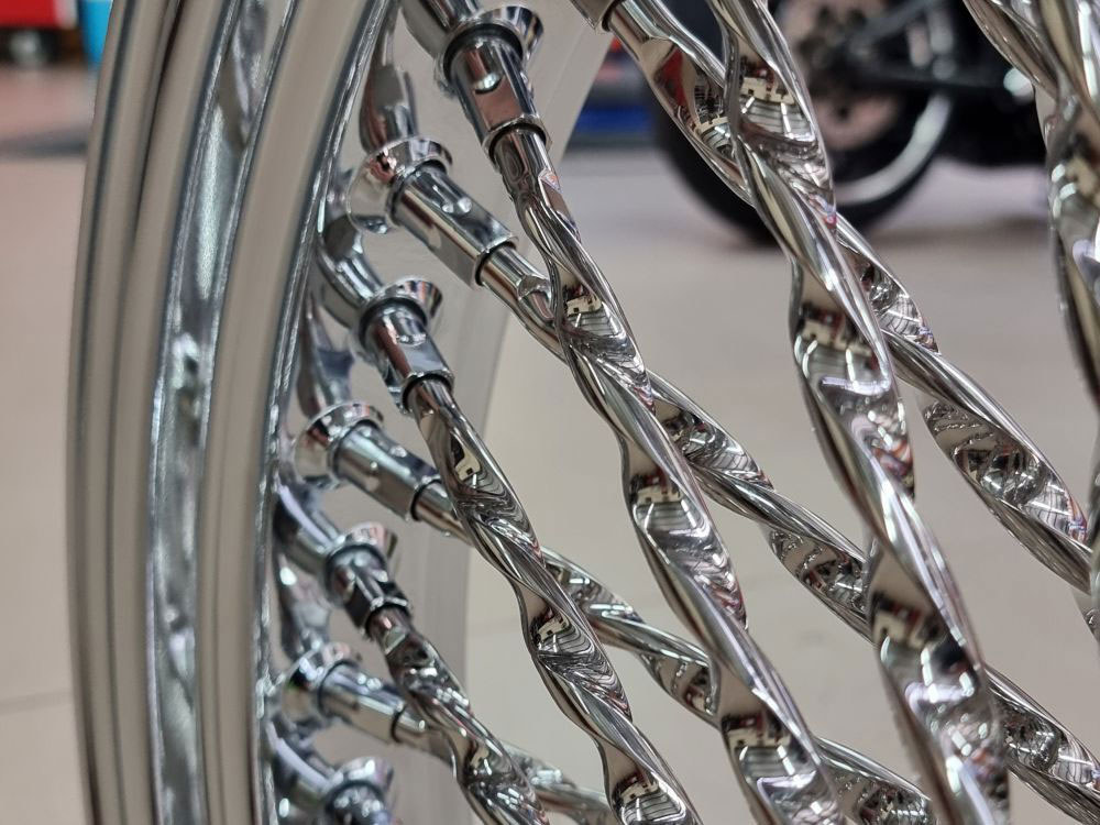 52 Spk-R; Cali FR 23x3.5 FL