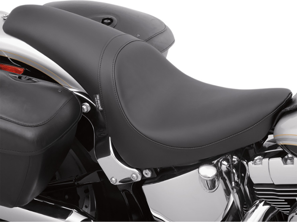 Drag Specialties Predator Dual Seat – Smooth Solar Leather Black. Fits Softail 2000-2017 with 130 or 150 OEM Rear Tyre