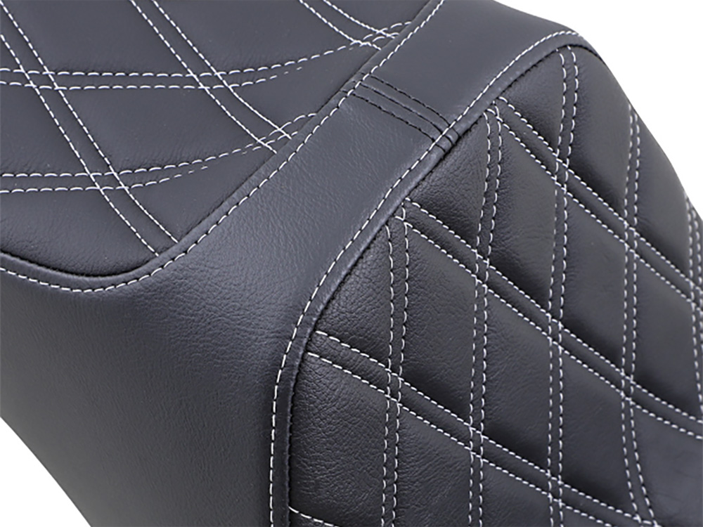 Drag Specialties Predator 3 Dual Seat with Silver Double Diamond Lattice Stitch. Fits Softail 2006-2017 with OEM 200 Rear Tyre