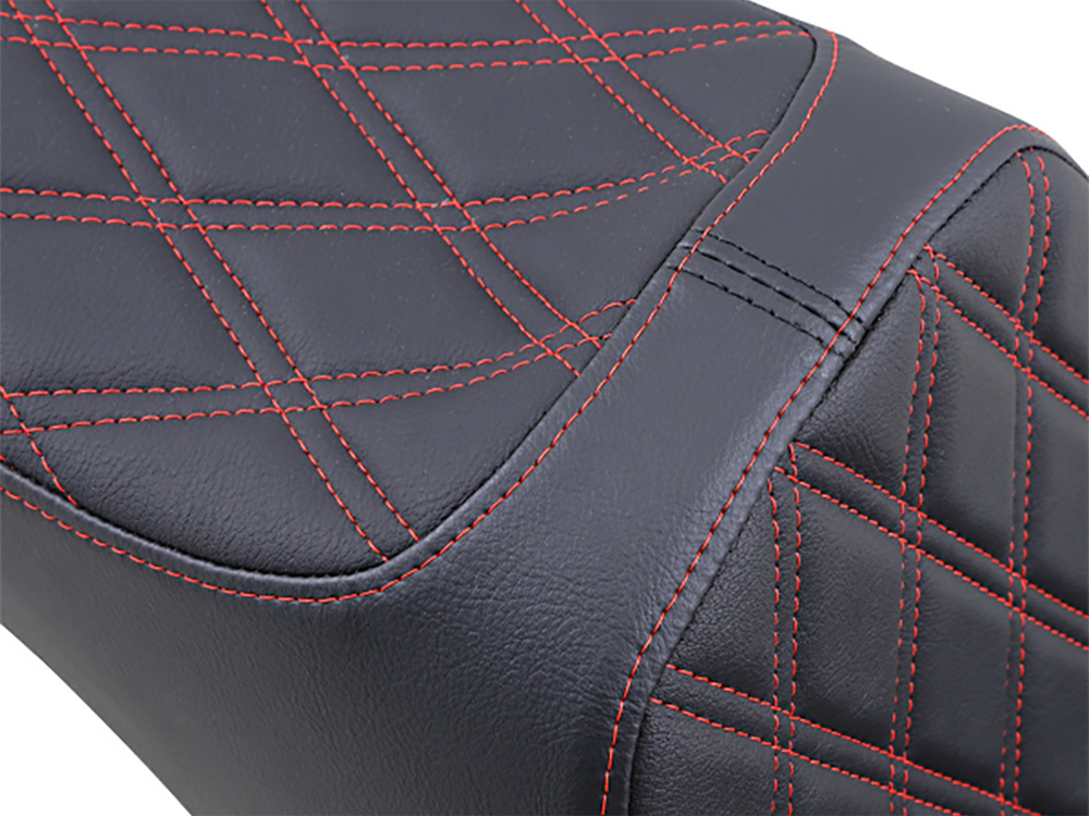 Drag Specialties Predator 3 Dual Seat with Red Double Diamond Lattice Stitch. Fits Softail 2006-2017 with OEM 200 Rear Tyre