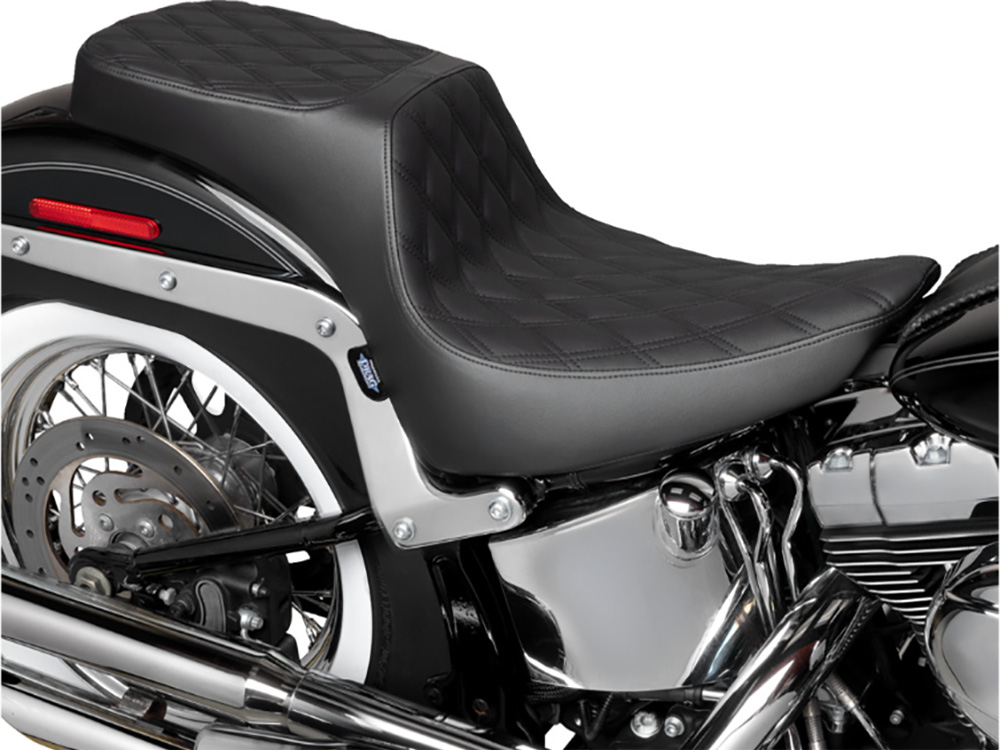 Drag Specialties Performance Predator 2up Dual Seat with Black Double Diamond Lattice Stitch. Fits Softail 2000-2017 with 130 or 150 OEM Rear Tyre