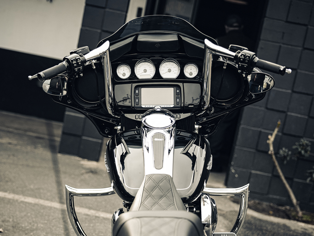 FACTORY 47 HANDLEBARS Shield Front Crashbar – Chrome. Fits Touring 1997-2023.