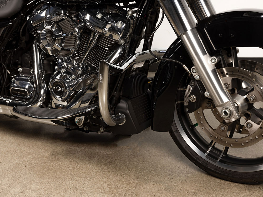 FACTORY 47 HANDLEBARS Defender Front Crashbar – Chrome. Fits Touring 2009-2023.