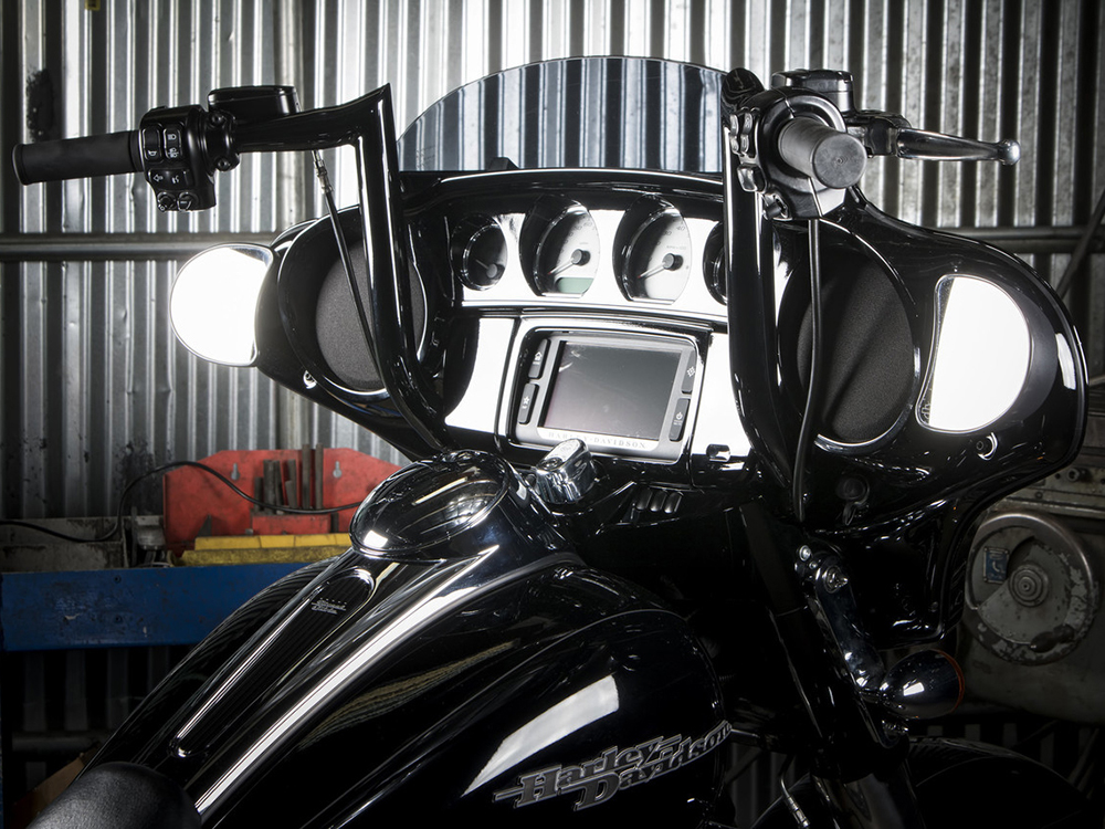 FACTORY 47 HANDLEBARS 14in. x 1-1/2in. Assault Handlebar – Gloss Black. Fits Ultra Models 1996-2024 and Street Glide 1996-2023
