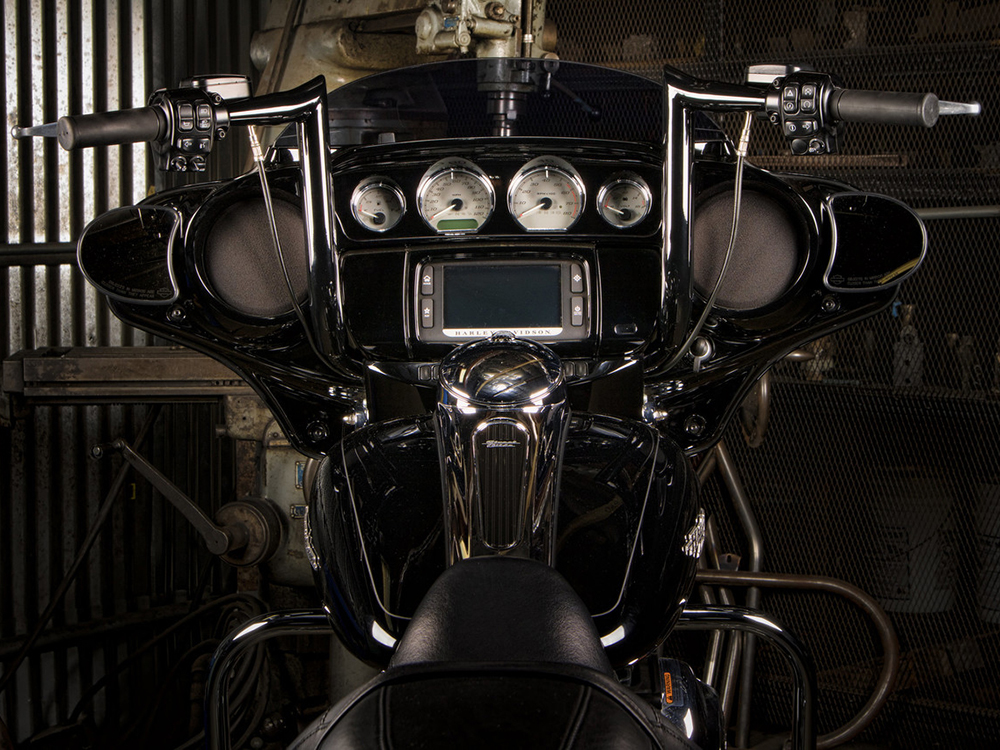 FACTORY 47 HANDLEBARS 14in. x 1-1/2in. Assault Handlebar – Gloss Black. Fits Ultra Models 1996-2024 and Street Glide 1996-2023