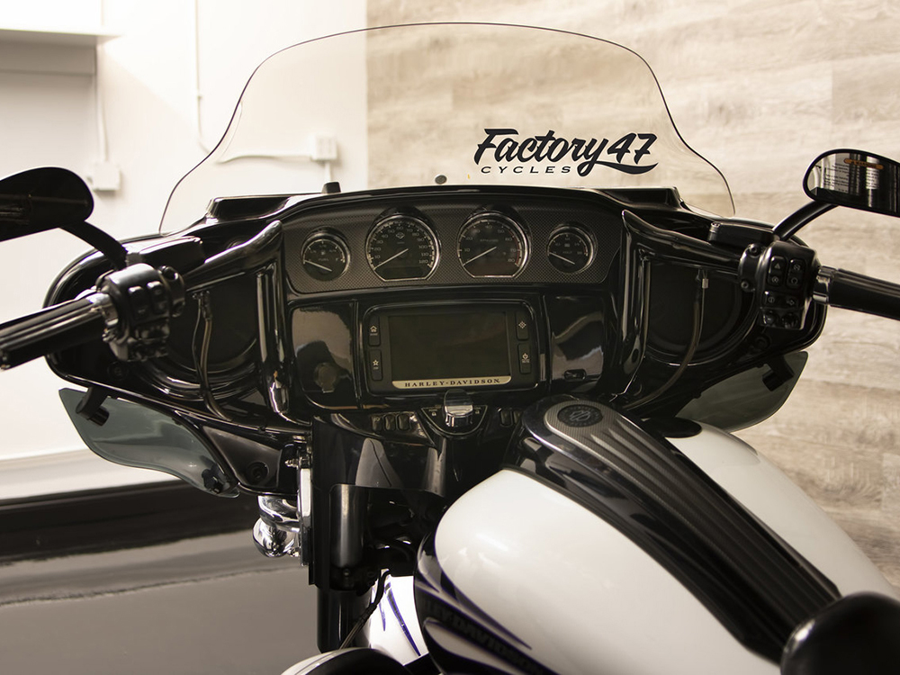 FACTORY 47 HANDLEBARS 10in. x 1-1/2in. Assault Handlebar – Gloss Black. Fits Ultra Models 1996-2024 and Street Glide 1996-2023
