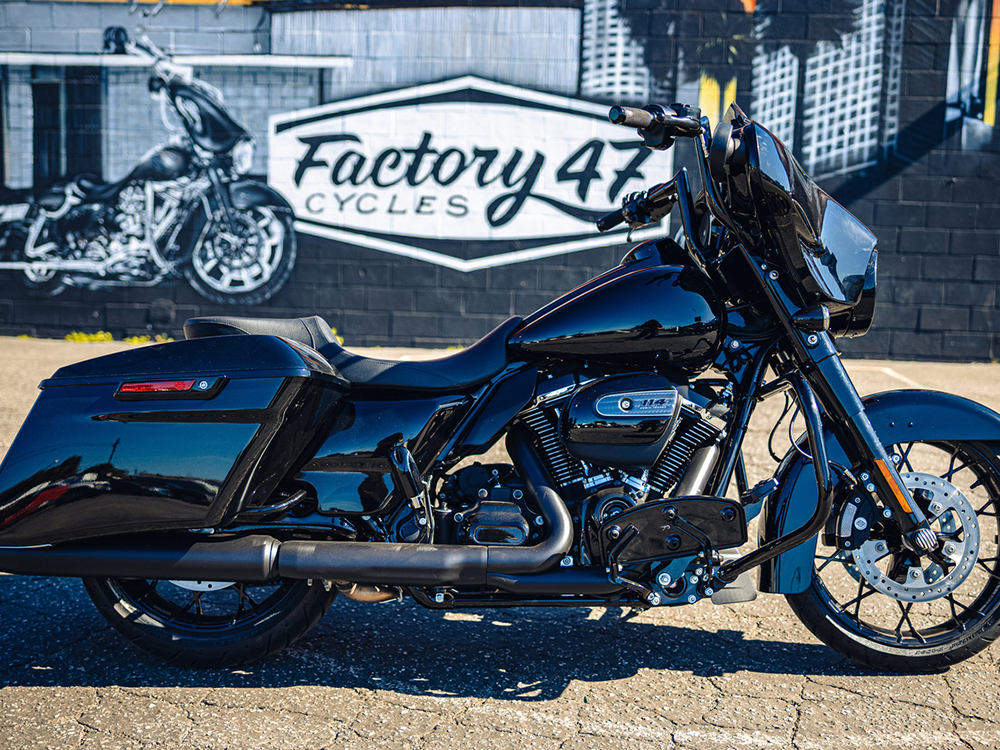 FACTORY 47 HANDLEBARS 12in. x 1-1/2in. Assault Handlebar – Gloss Black. Fits Ultra Models 1996-2024 and Street Glide 1996-2023