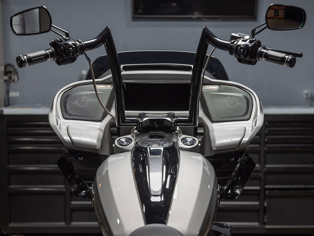 FACTORY 47 HANDLEBARS 12in. x 1-1/2in. R Series Handlebar – Gloss Black. Fits CVO Road Glide 2023up & Road Glide 2024up