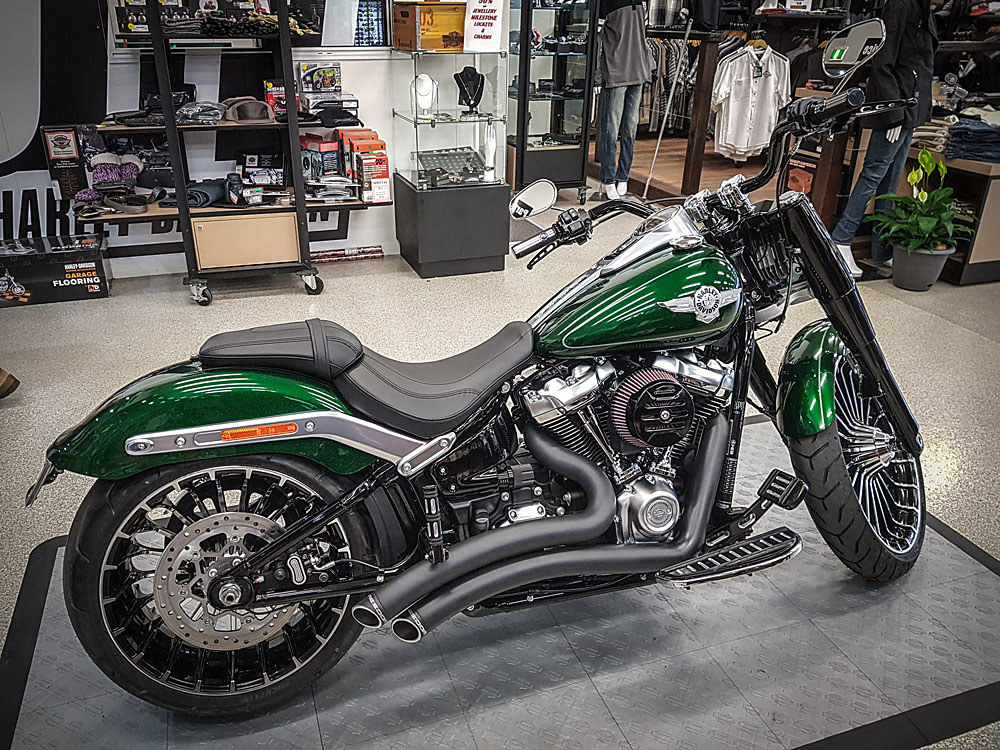 FREEDOM PERFORMANCE EXHAUST Sharp Curve Radius Exhaust – Black with Black End Caps. Fits Softail 2018up.