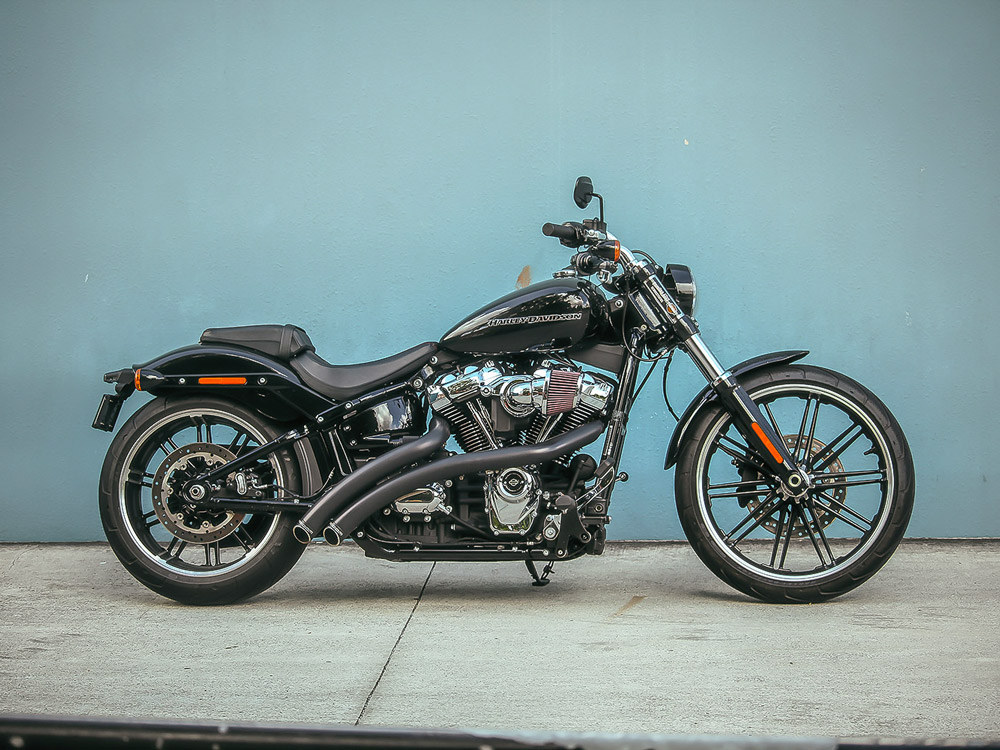 FREEDOM PERFORMANCE EXHAUST Radical Radius Exhaust – Black with Black End Caps. Fits Softail 2018up.