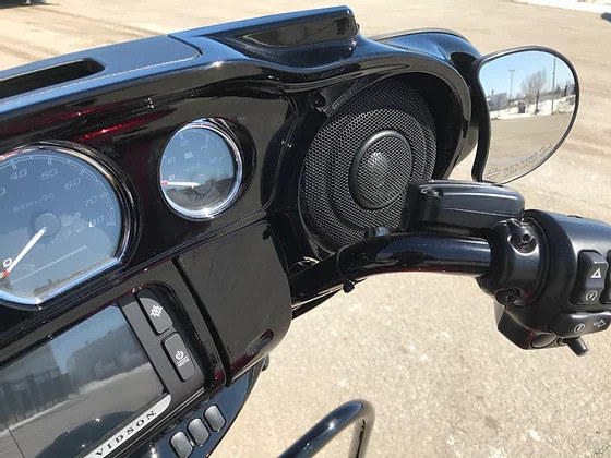 Hog Tunes AUDIO Wild Boar, 400 Watt Amp x 2 Speaker Kit. Fits Street Glide 2014-2023