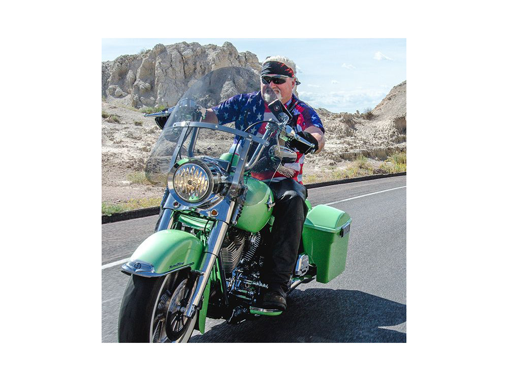 KLOCK WERKS 19.5in. Billboard Flare Windshield – Tint. Fits Road King 1994up & Dyna Switchback 2012-2016.