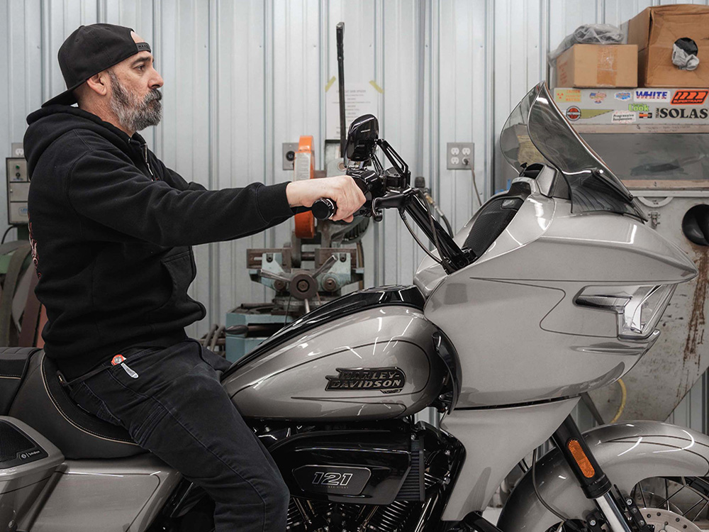 KLOCK WERKS 13.5in. Pro-Touring Flare Windshield – Dark Smoke. Fits CVO Road Glide 2023up & Road Glide 2024up