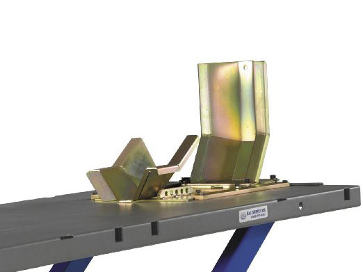 KL MC10R Deluxe Wheel Clamp. Fits 120 to 160 width Tyres.