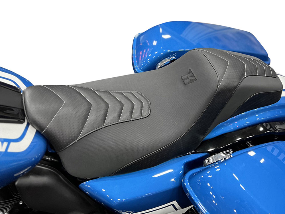 Kodlin Squareback Signature Series Seat – Black with Gun Metal Thread. Fits Most Touring 2008-2024