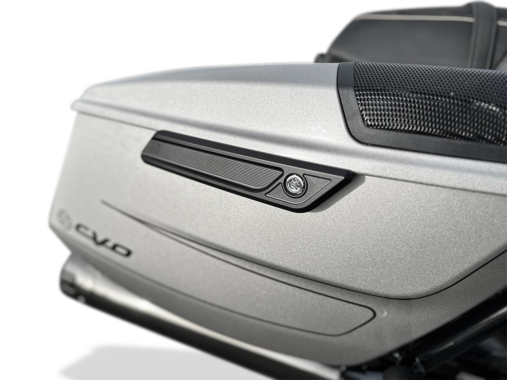 Kodlin New Style Saddlebag Latch Covers – Black. Fits CVO Touring 2023up & Street Glide & Road Glide 2024up.