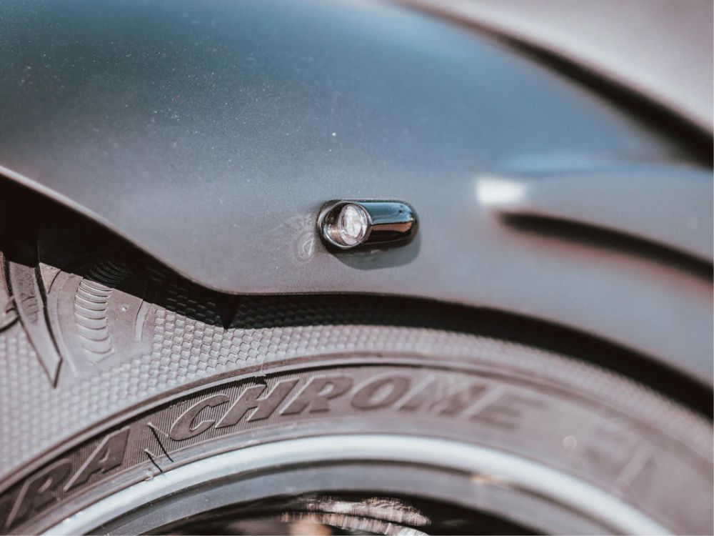 Kodlin Rear Neowise Smooth Bullet Run/Brake/Turn Signals – Black