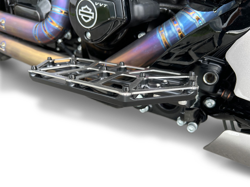 Kodlin NXL FloorBoards – Black & Stainless. Fits Touring 1980up, FL Softail 1986-2017 & Dyna Switchback 2012-2016