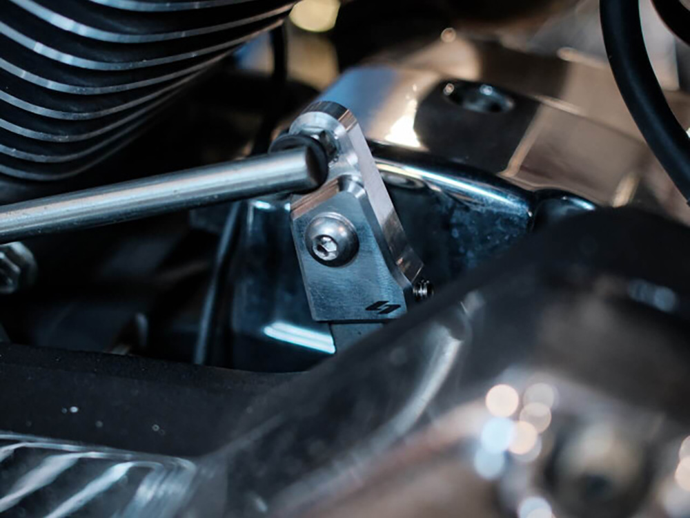 Kraus Moto EZ-Shift – Machine Finish. Fits Twin Cam 1999-2017
