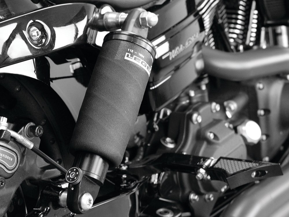 LEGEND SUSPENSION AIR-A Series, Adjustable Rear Air Shock Absorbers – Black. Fits Dyna 2006-2017.