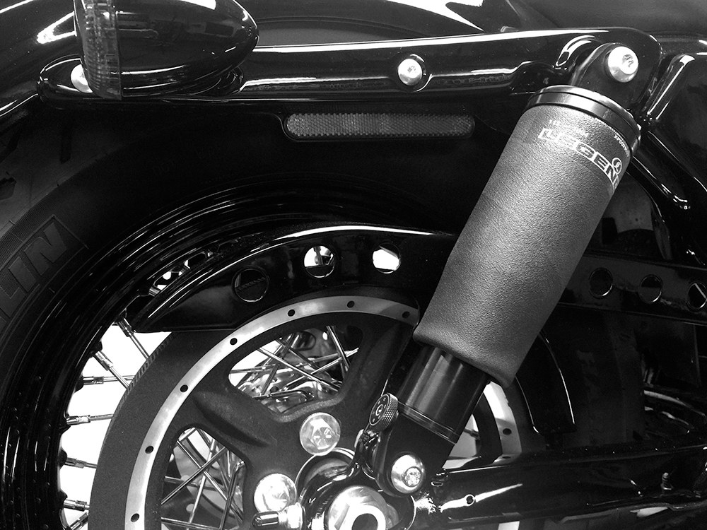 LEGEND SUSPENSION AIR-A Series, Adjustable Rear Air Shock Absorbers – Black. Fits Sportster 2004-2013.