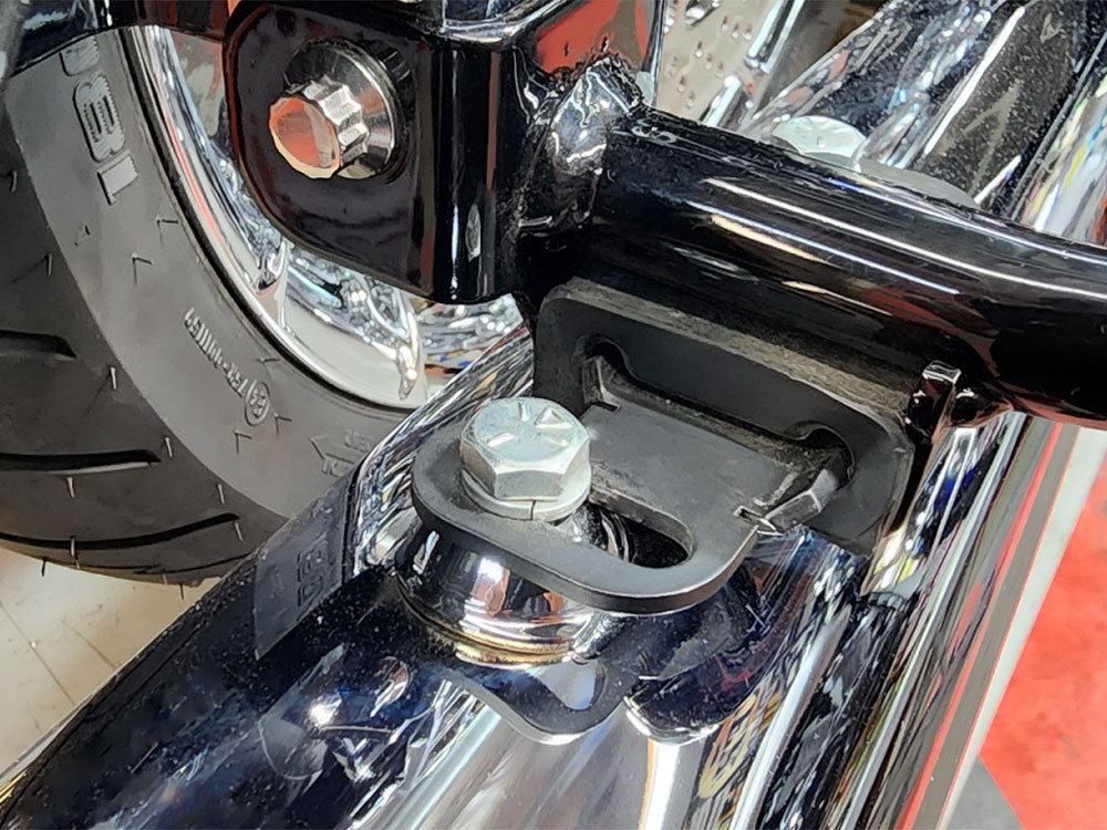 Bracket; Muffler Mount FLH%2785up