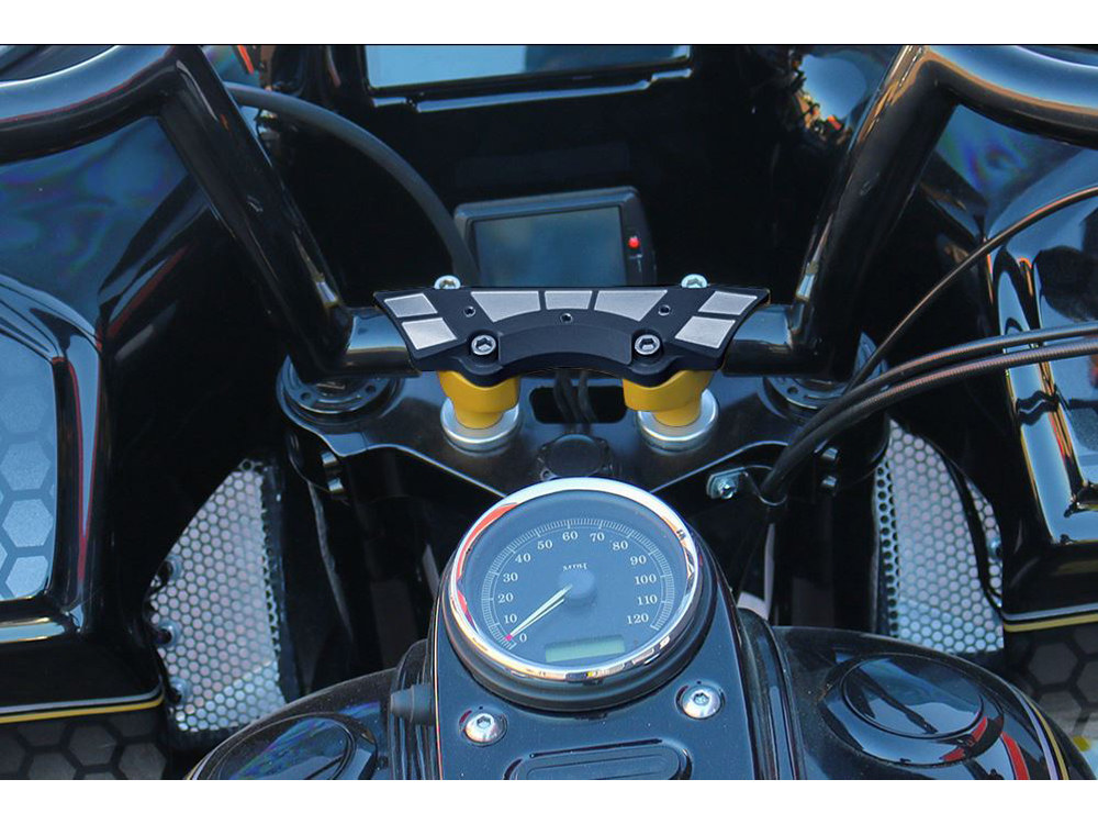 Bagger Nation Weld Wing No-Slip Super Handlebar Top Clamp – Black. Fits 1.25in. Bar Thats Steps To 1in. Clamping.