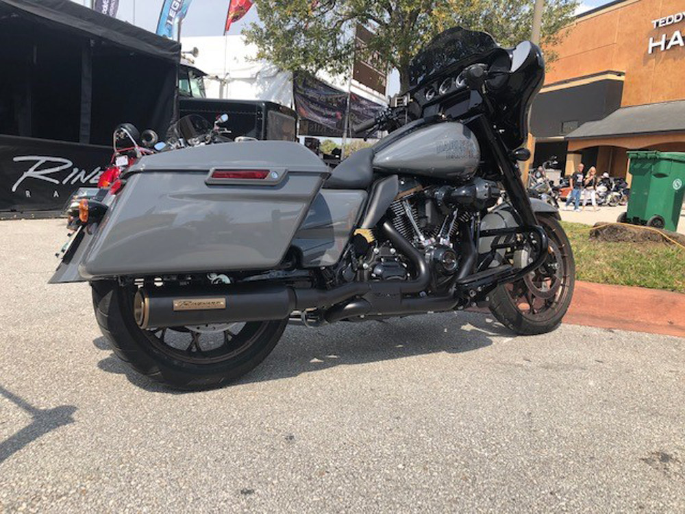 RINEHART EXHAUST 4-1/2in. HP45 Slip-On Short Race Inspired Mufflers – Black with Bronze End Caps. Fits Touring 2017up