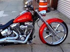 RWD V-Twin 5-1/2in. wide, Straight Cut LS-2 Front Fender. Fits Breakout 2013up with 21in. Front Wheel. 