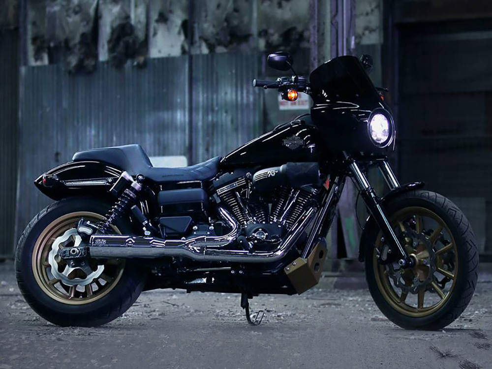 SADDLEMEN SEATS Step-Up LS Dual Seat with Black Double Diamond Lattice Stitch. Fits Dyna 2006-2017.