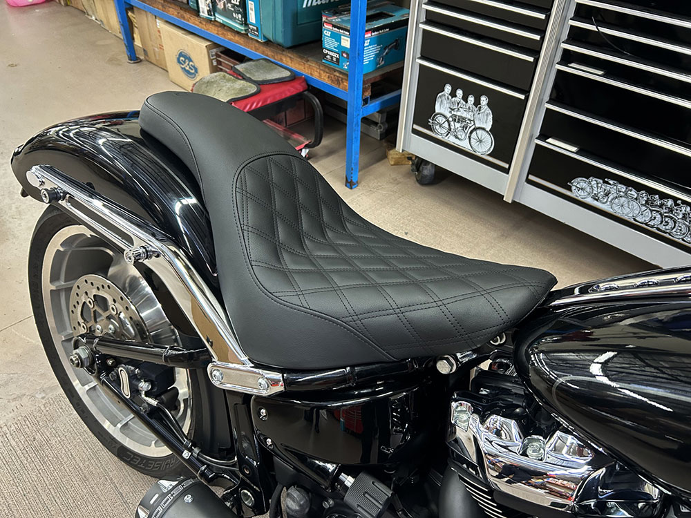 SADDLEMEN SEATS Profiler LS Dual Seat. Fits Fat Boy 2018up & Breakout 2023up