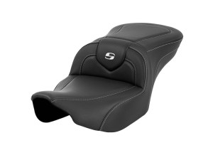 SADDLEMEN SEATS Roadsofa CF Dual Seat with Carbon Fiber Weave. Fits CVO Touring 2023up, Street Glide & Road Glide 2024up, Touring 2025up SADDLEMEN SEATS Roadsofa CF Dual Seat with Carbon Fiber Weave. Fits CVO Touring 2023up, Street Glide & Road Glide 2024up, Touring 2025up