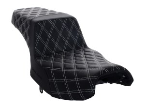 SADDLEMEN SEATS Step-Up LS Dual Seat with White Double Diamond Lattice Stitch Front & Rear. Fits Indian Challenger 2020up. SADDLEMEN SEATS Step-Up LS Dual Seat with White Double Diamond Lattice Stitch Front & Rear. Fits Indian Challenger 2020up.