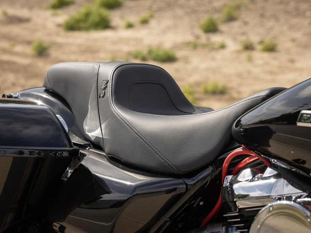 SADDLEMEN SEATS Thrashin X Saddlemen Step-Up Smooth Dual Seat. Fits Most Touring 2008-2024