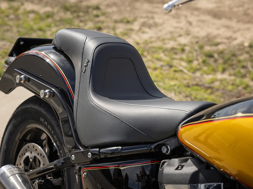 SADDLEMEN SEATS Thrashin X Saddlemen Step-Up Smooth Dual Seat. Fits Sport Glide & Low Rider 2018up, Low Rider S 2020up & Low Rider ST 2022up