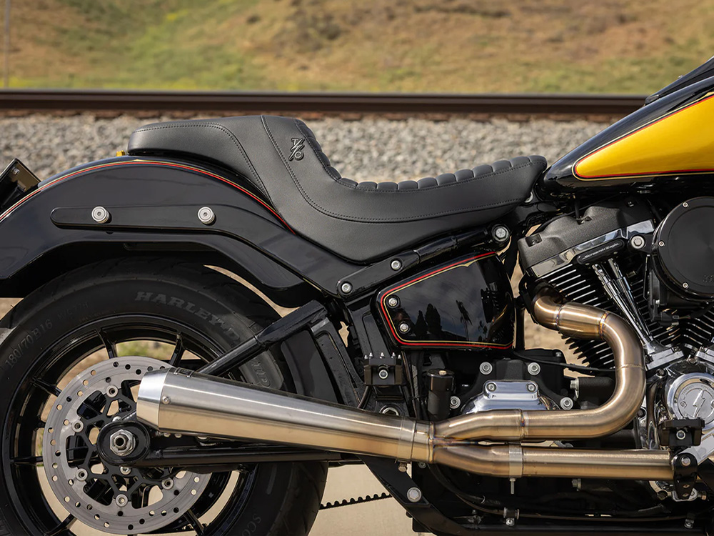 SADDLEMEN SEATS Thrashin X Saddlemen Step-Up Tuck & Roll Dual Seat. Fits Sport Glide & Low Rider 2018up, Low Rider S 2020up & Low Rider ST 2022up