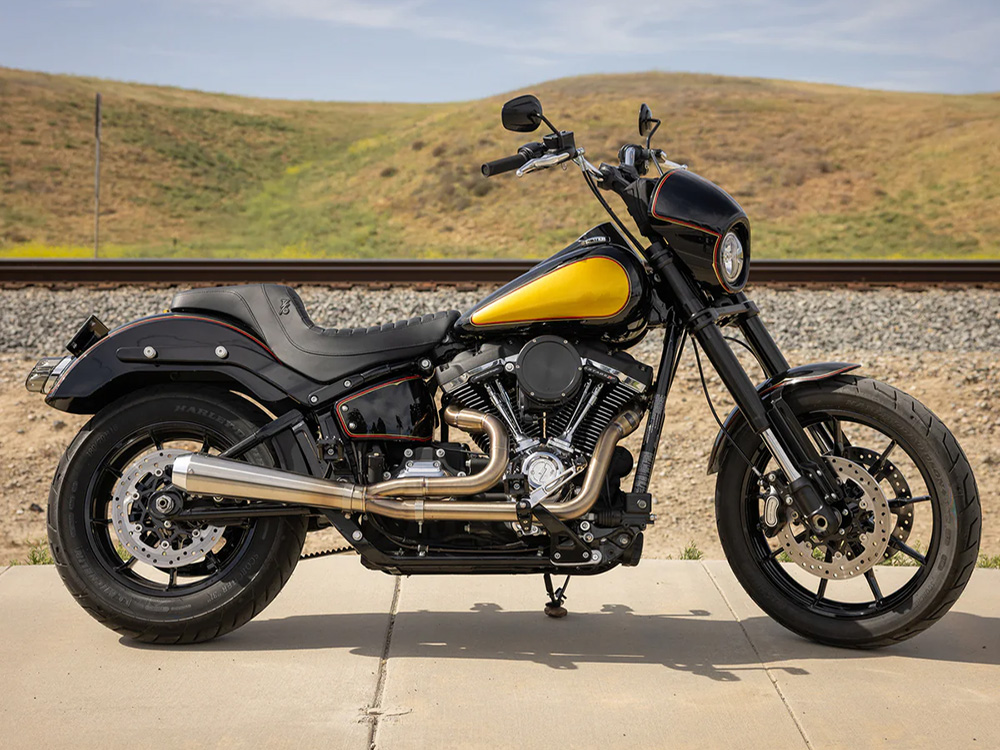 SADDLEMEN SEATS Thrashin X Saddlemen Step-Up Tuck & Roll Dual Seat. Fits Sport Glide & Low Rider 2018up, Low Rider S 2020up & Low Rider ST 2022up