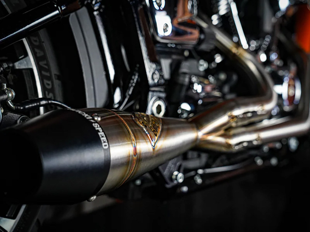 Sawicki Speed Shorty 2-into-1 Exhaust with Billet End Cap – Stainless. Fits Softail 2018up with 240 Rear Tyre.