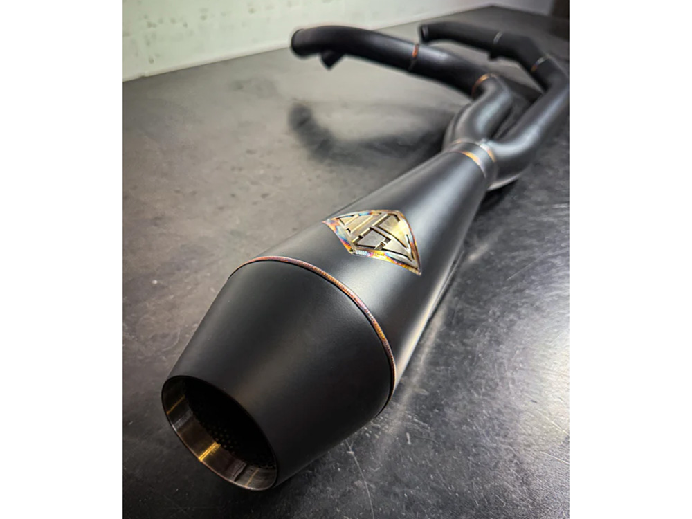 SP Concepts EXHAUST 2-into-1 LaneSplitter Exhaust – Black Onyx. Fits Softail 2018up Non-240 Rear Tyre Models.