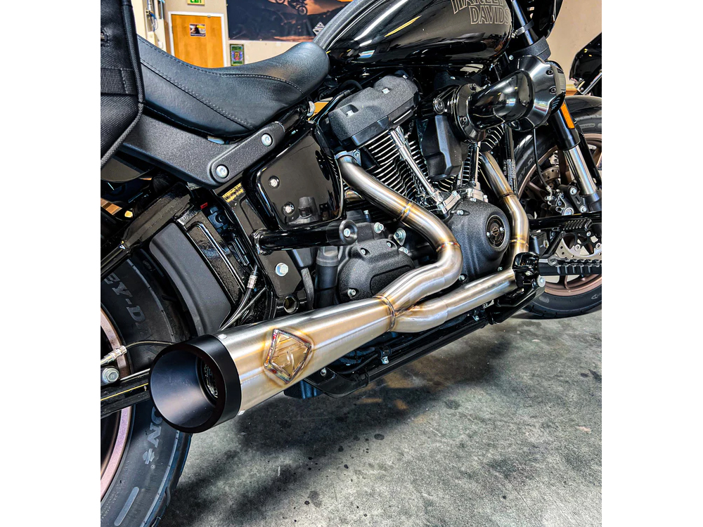 SP Concepts EXHAUST 2-into-1 Cutback Exhaust – Stainless Steel with Black End Cap. Fits Softail 2018up Non-240 Rear Tyre Models.