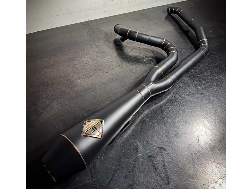 SP Concepts EXHAUST 2-into-1 4.5in. Works Edition Big Bore Exhaust – Black Onyx. Fits Softail 2018up Non-240 Rear Tyre Models.