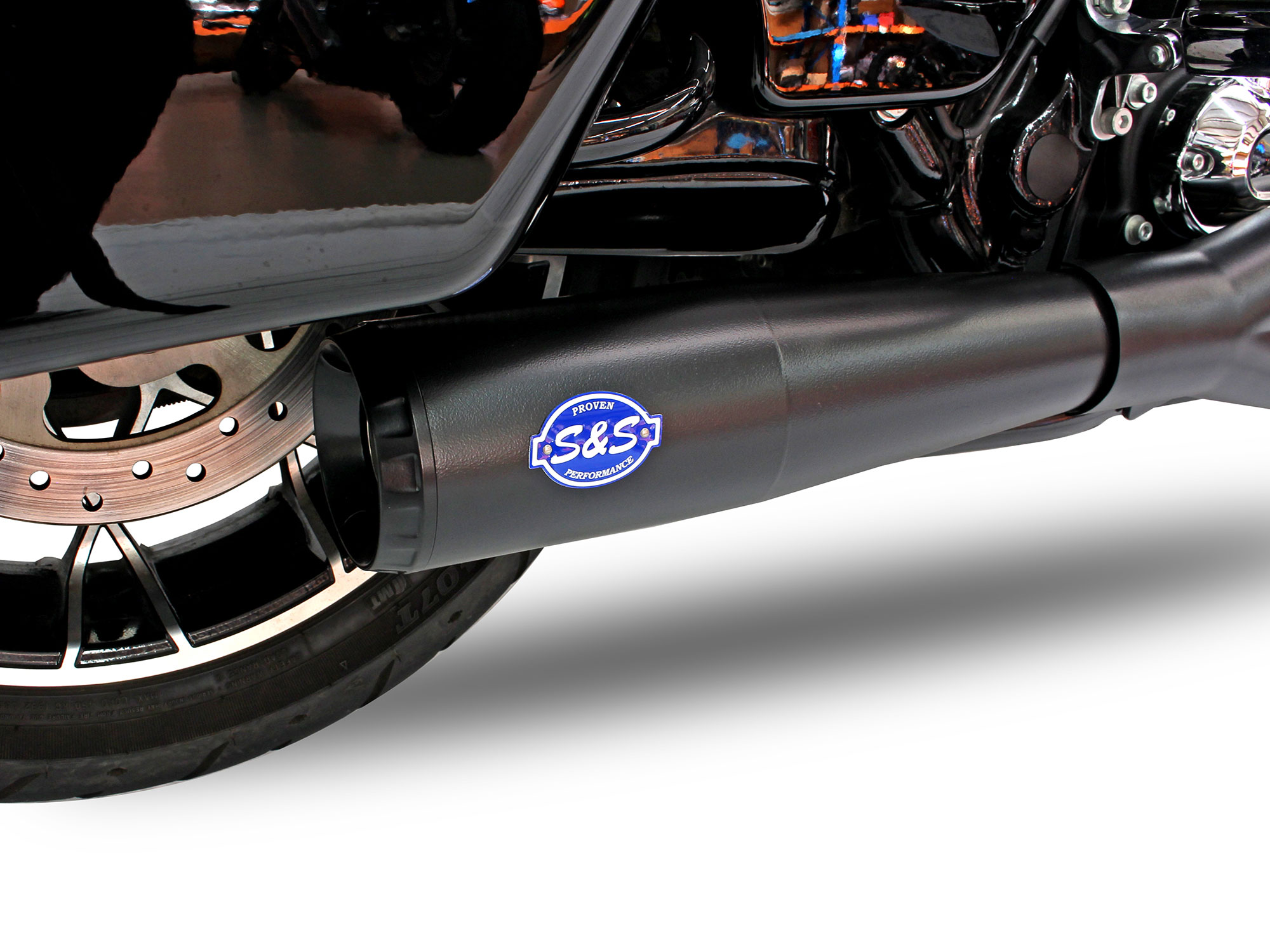 S&S 2-into-1 Diamondback Exhaust – Black with Black End Cap. Fits Touring 2017up.