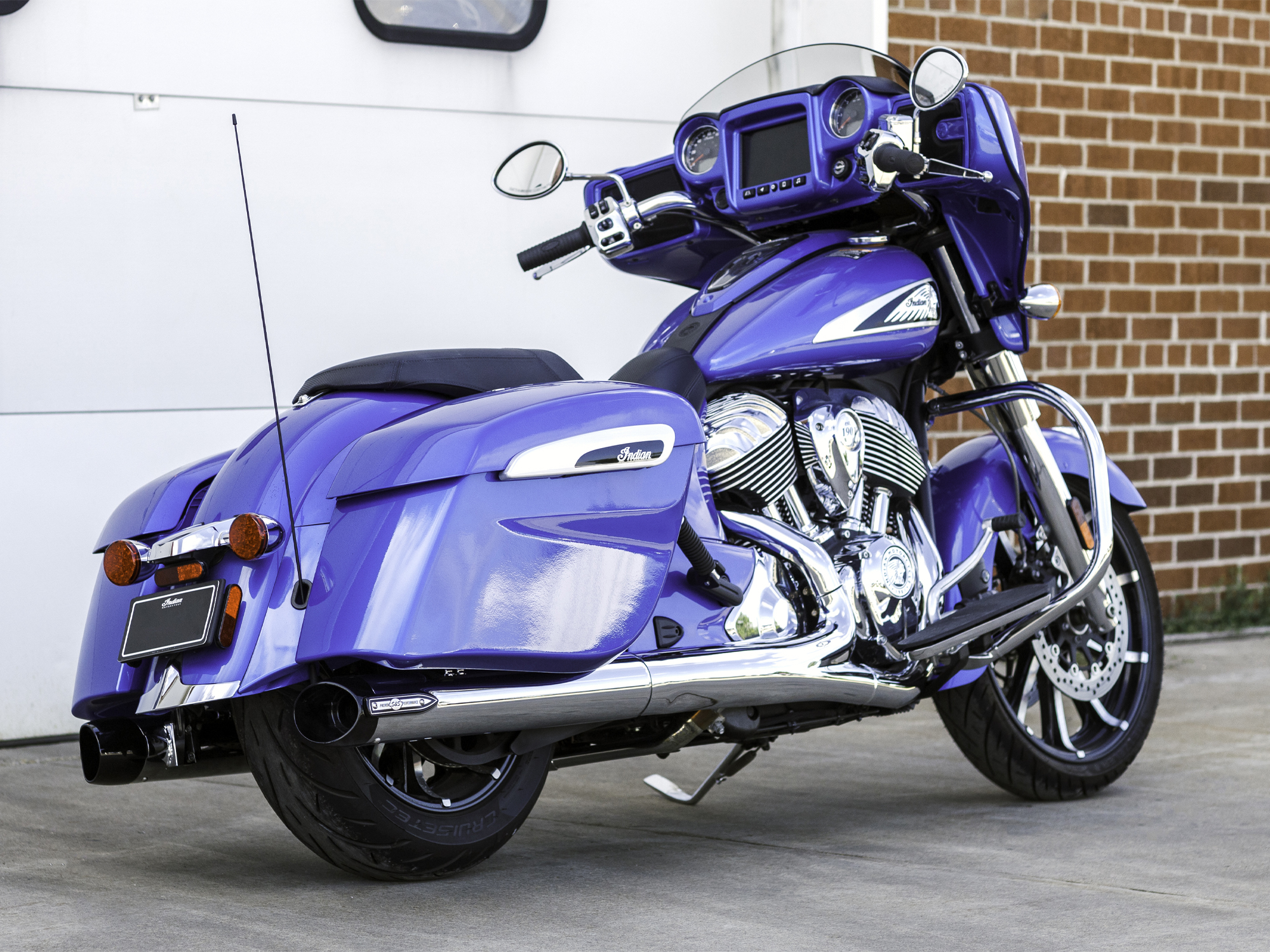 S&S Broadhead 4in. Slip-On Mufflers – Chrome with Black End Caps. Fits Indian Big Twin 2014up with Hard Saddle Bags.