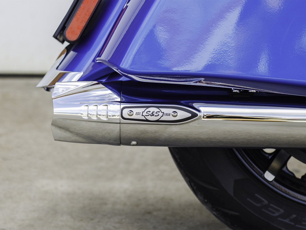 S&S Fishtail 4in. Slip-On Mufflers – Chrome with Chrome End Caps. Fits Indian Big Twin 2014up with Hard Saddle Bags.