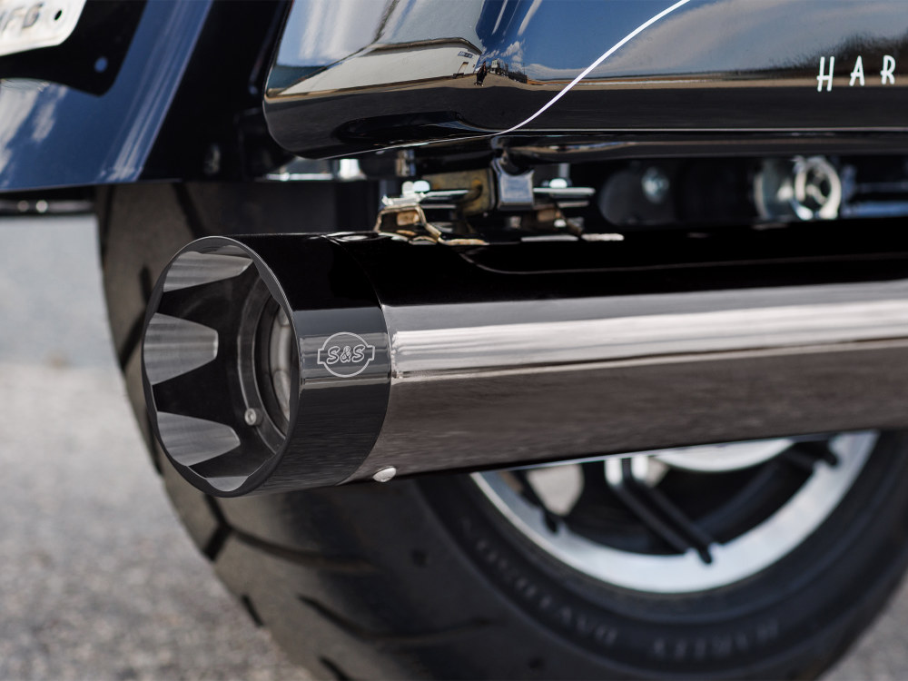 S&S 2-into-1 Sidewinder Exhaust – Lava Chrome with Black End Cap. Fits Touring 2017up.