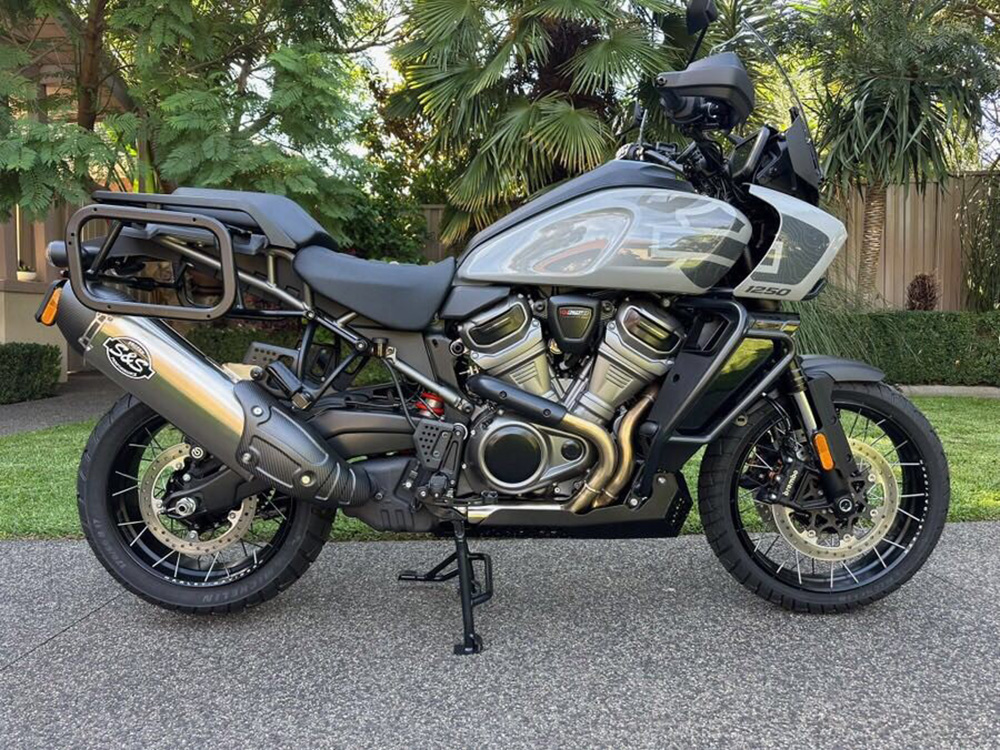 S&S Slip On Muffler with Carbon Fibre End Cap – Stainless. Fits Pan America 2021up.