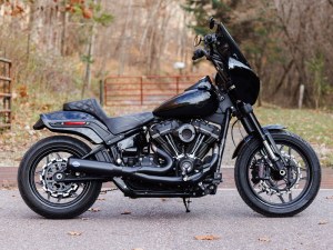 S&S 2-into-1 Qualifier Exhaust – Black with Black End Cap. Fits Softail 2018up Non-240 Rear Tyre Models S&S 2-into-1 Qualifier Exhaust – Black with Black End Cap. Fits Softail 2018up Non-240 Rear Tyre Models