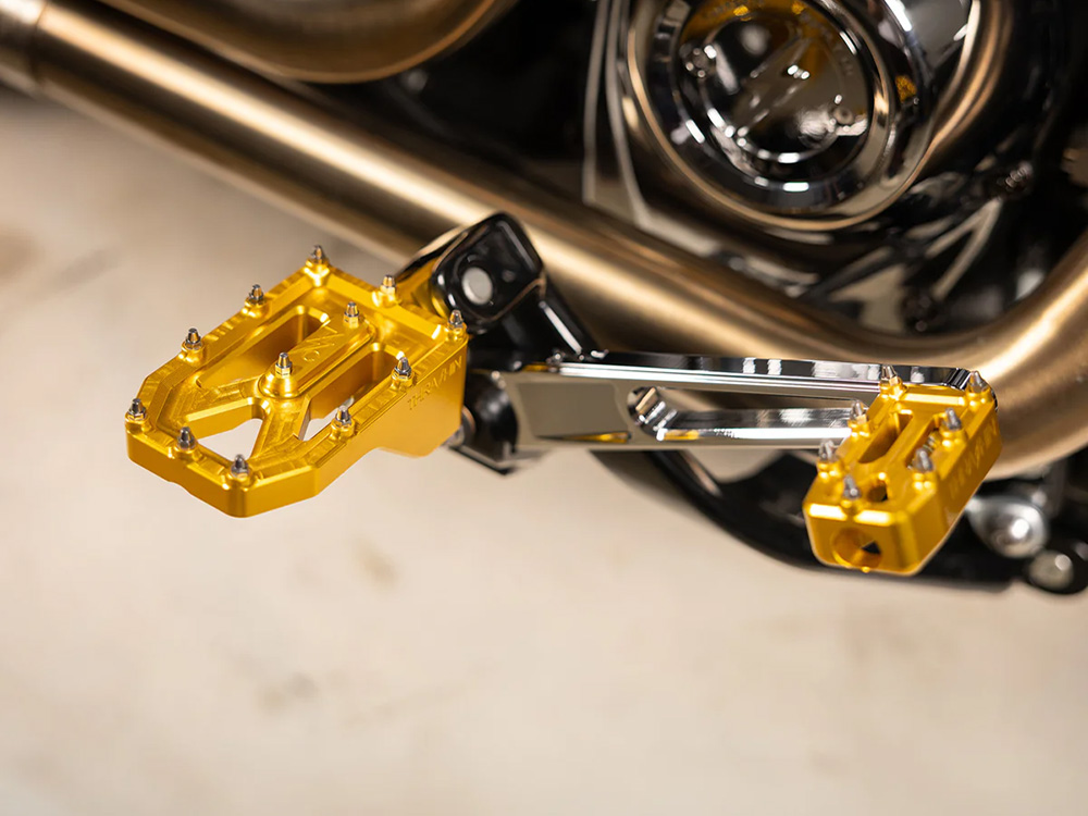Footpegs; Aggressor, Gold
