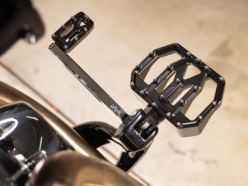 Thrashin Supply Aggressor Mini Floorboards – Black. Fits Softail 2018up Front Rider