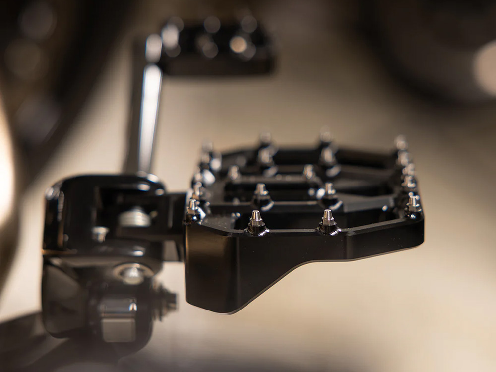 Thrashin Supply Aggressor Mini Floorboards – Black. Fits Softail 2018up Front Rider